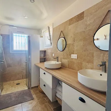 Сasa de vacaciones Maison Moderne Avec Piscine